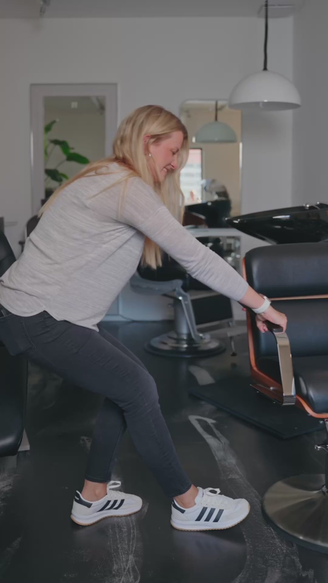 Takara Belmont Styling Chair Eos