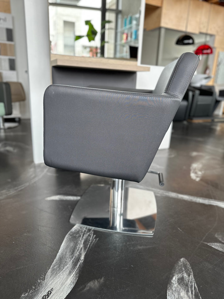 Showroommodel 85 Kappersstoel– Slechts 1 stuk beschikbaar