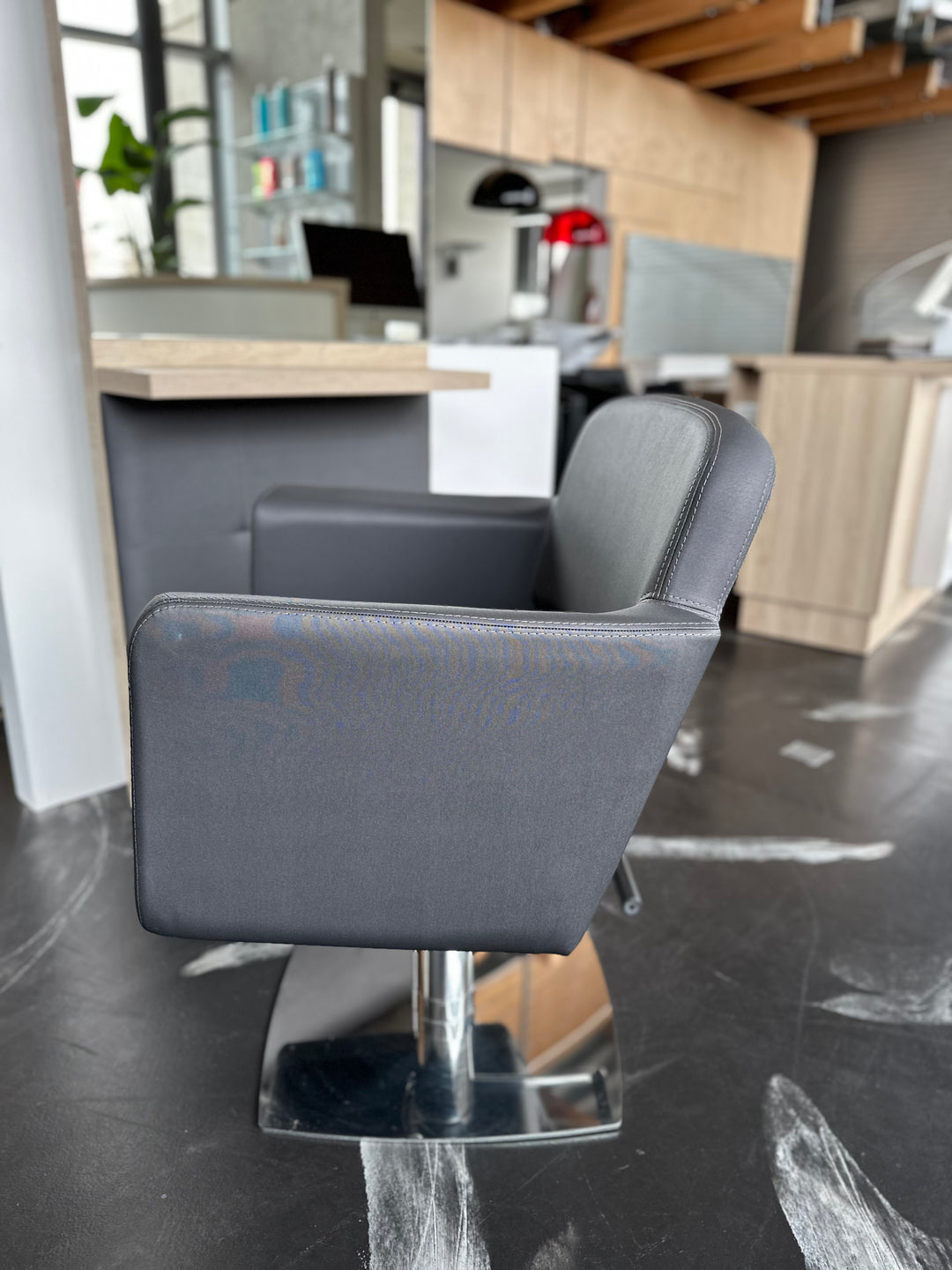Showroommodel 85 Kappersstoel– Slechts 1 stuk beschikbaar