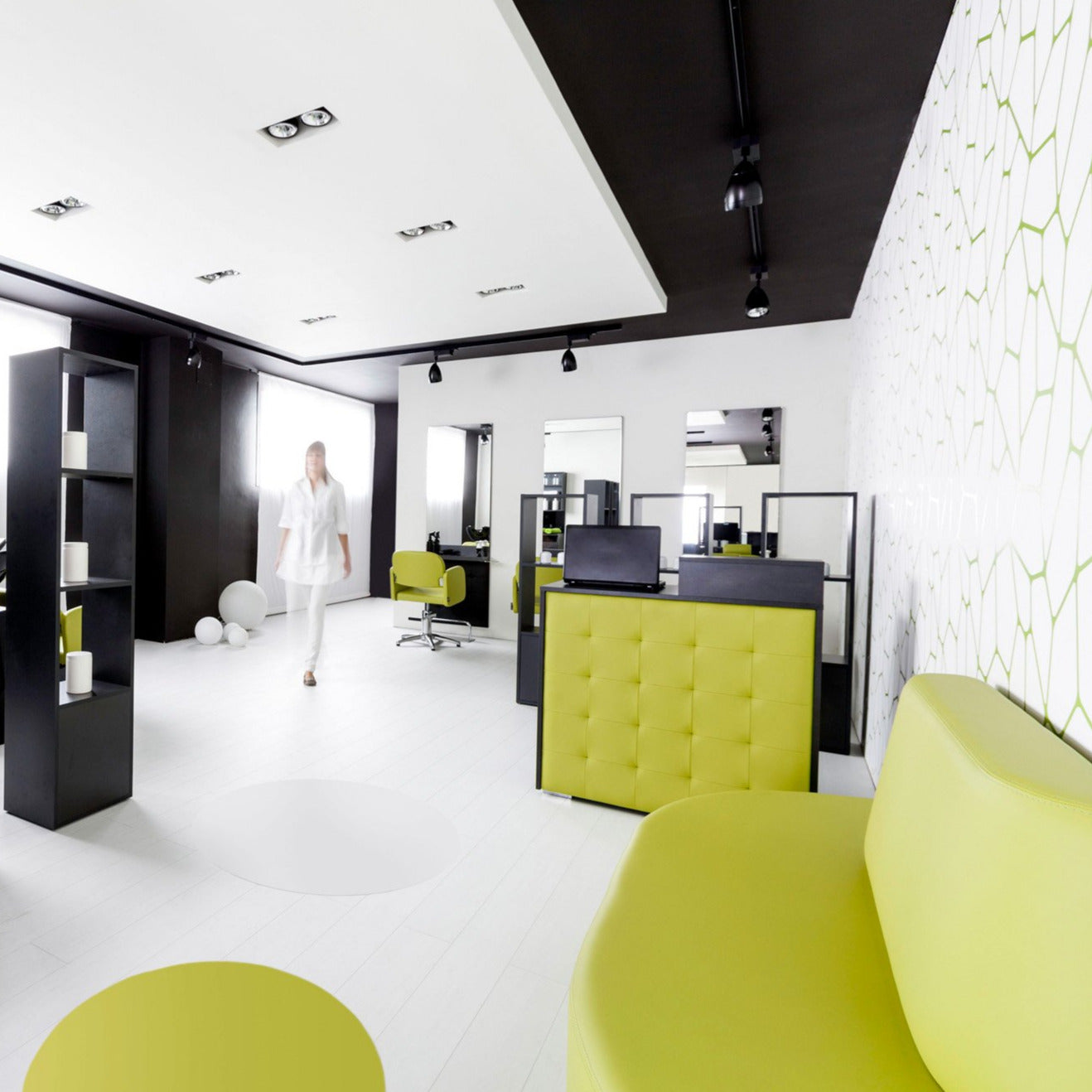 Kompletní výzdoba salonu Pahi Cool Cut