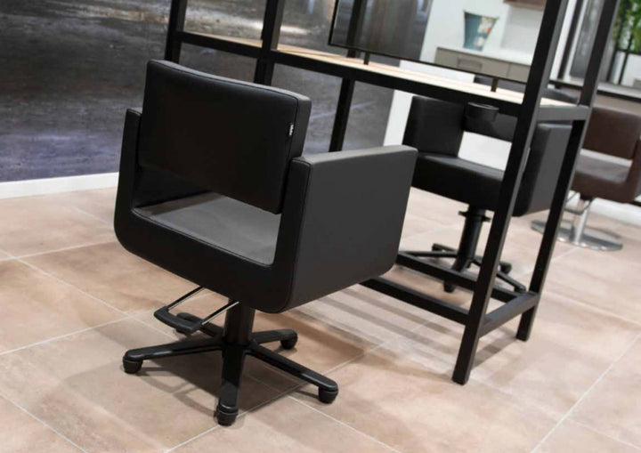 Kiela U-Box Hairdressing Chair with Casters and Brakes