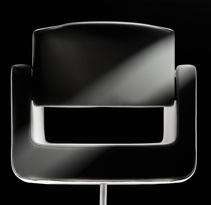 Kiela U-Box Hairdressing Chair with Casters and Brakes