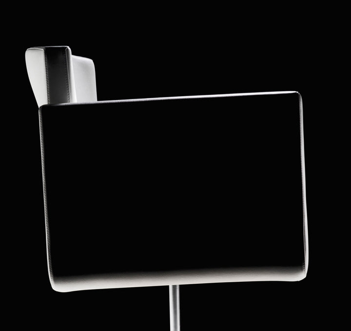 Kiela U-Box Hairdressing Chair with Casters and Brakes